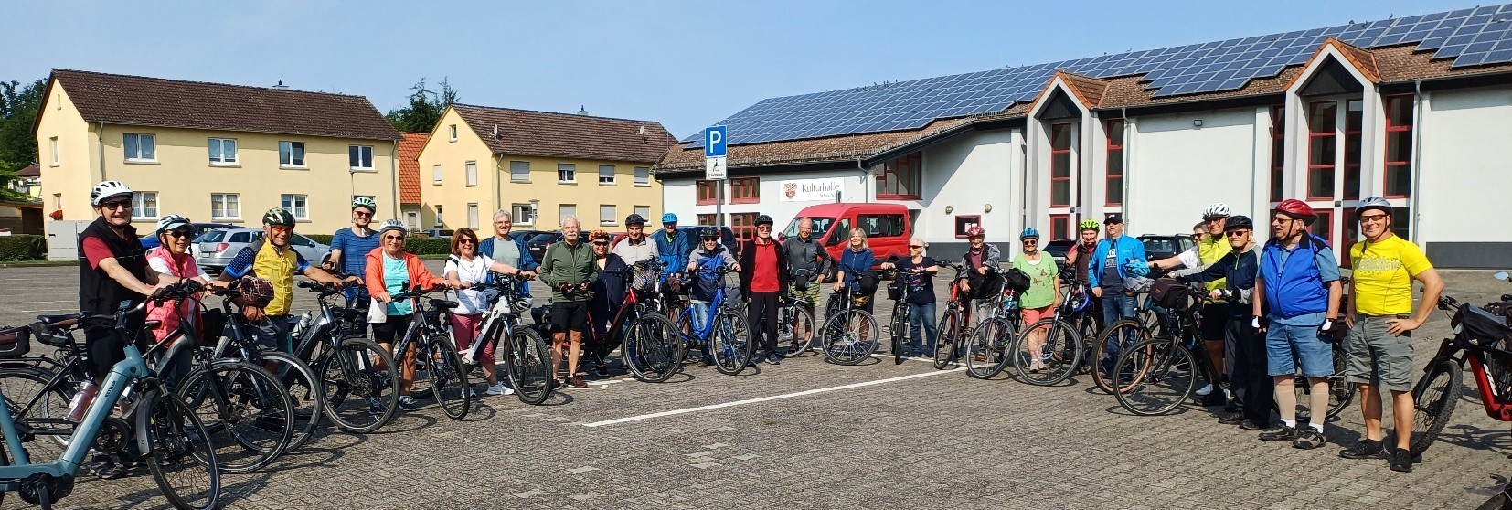 Ruheständler mit ihren Fahrrädern